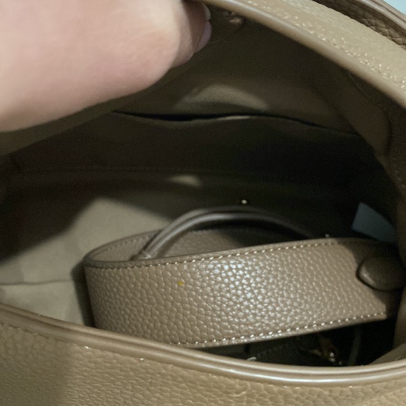 Sunday Staples Milan 28 Top Handle Bag in Hazelnut - Picture 5 of 6